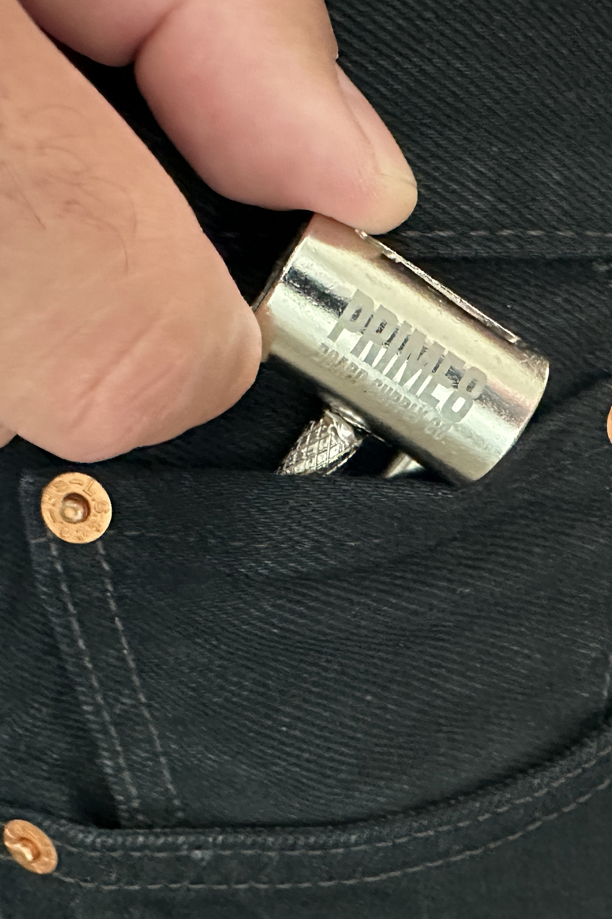 PRIME8 Coin Pocket Skate tool Silver skate accessory – side detail